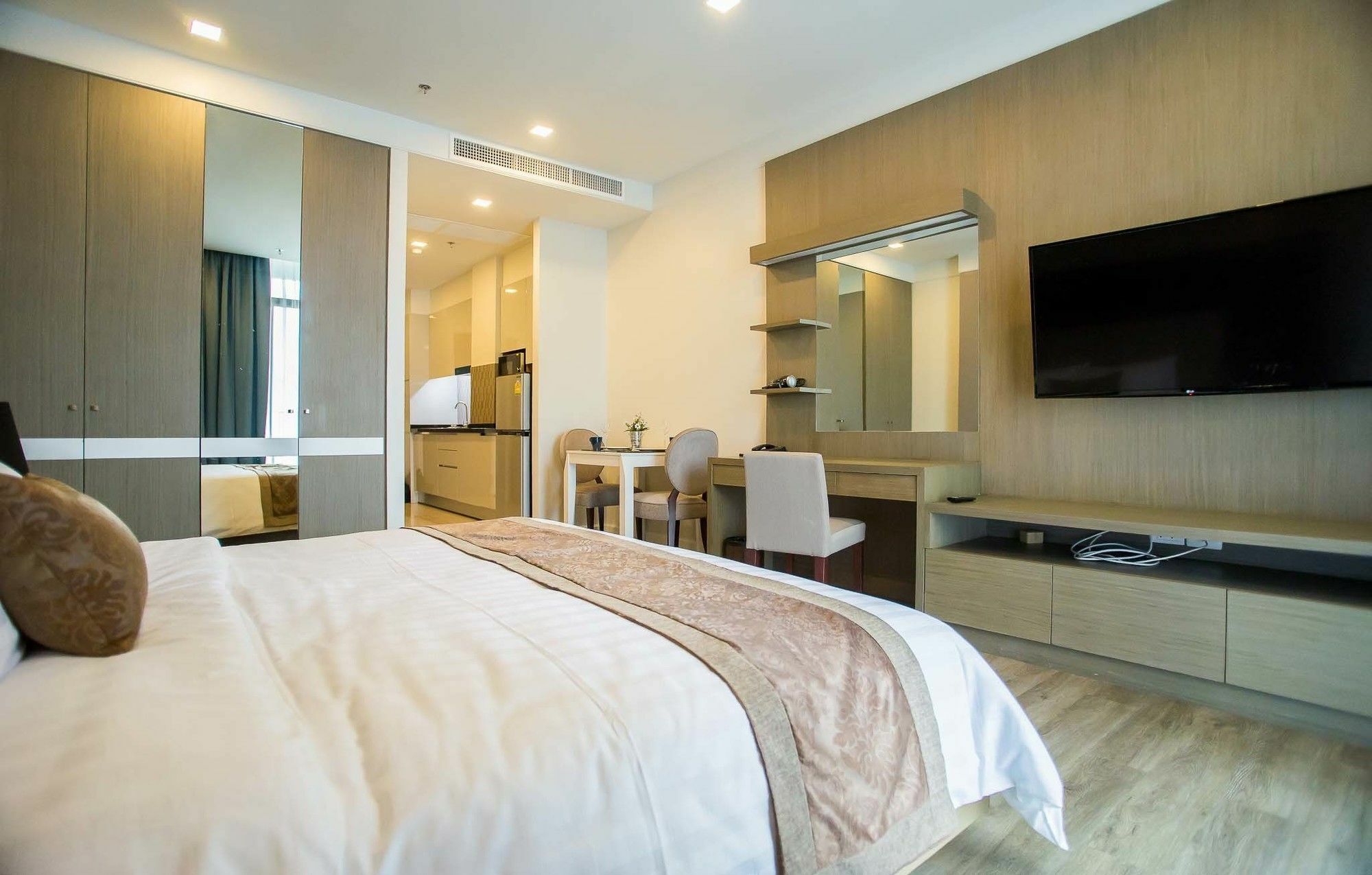 Metropolis Suites Bangkok, Tapestry Collection By Hilton Exterior foto