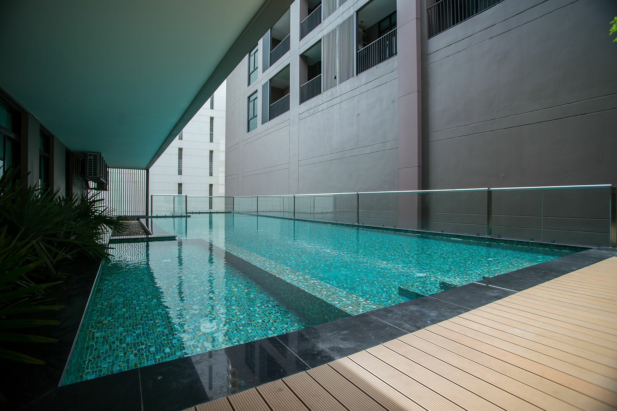 Metropolis Suites Bangkok, Tapestry Collection By Hilton Exterior foto