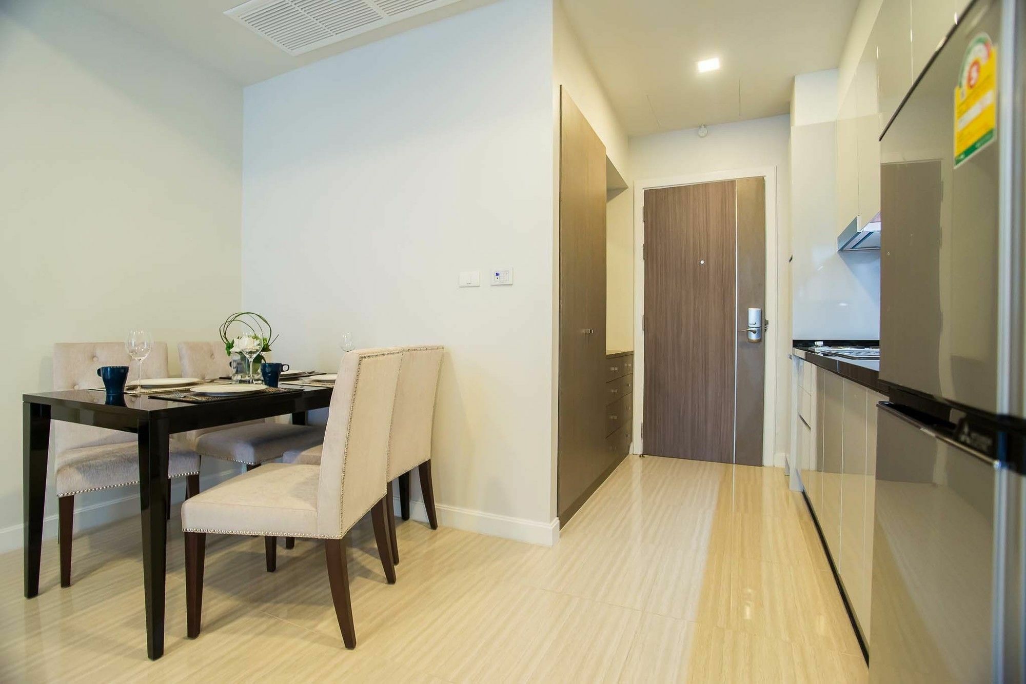 Metropolis Suites Bangkok, Tapestry Collection By Hilton Exterior foto